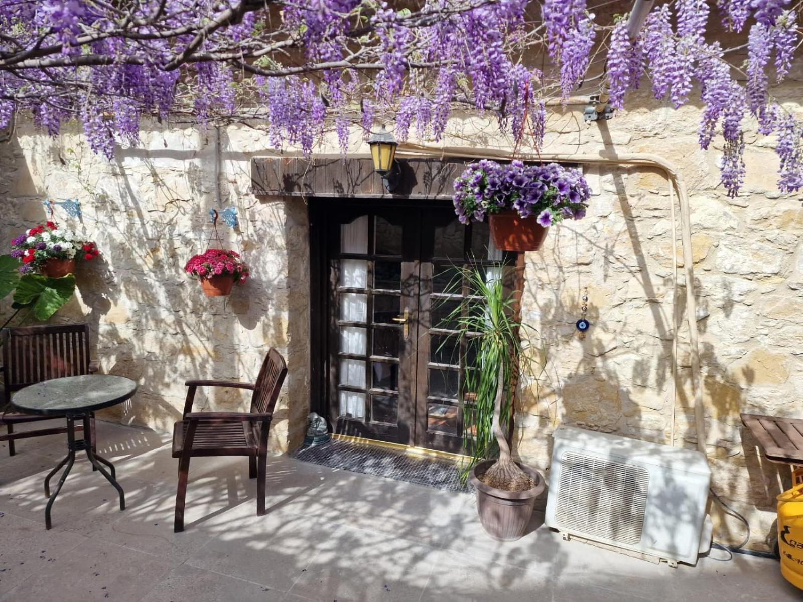 The Courtyard Suite Limassol Exterior photo