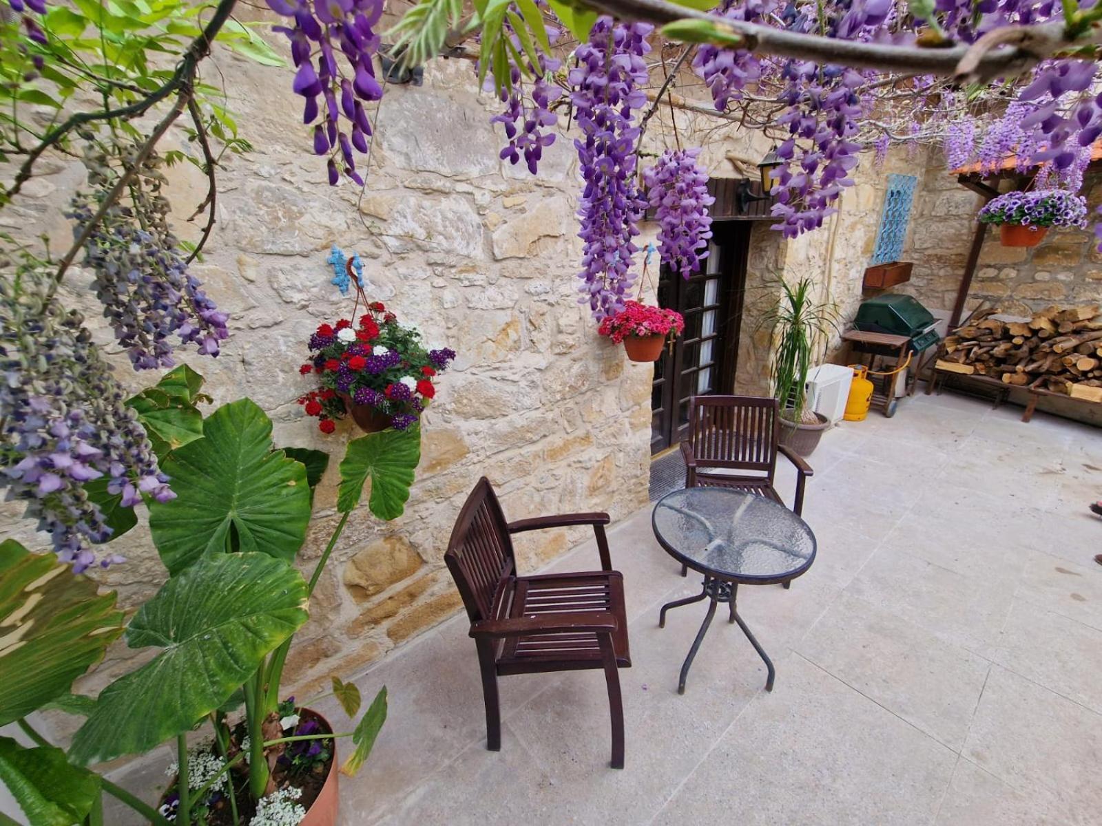 The Courtyard Suite Limassol Exterior photo
